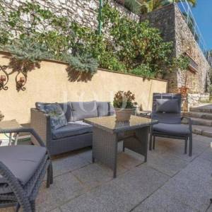 Rabac, kuća sa četiri stambene jedinice, te predivnim pogledom na more