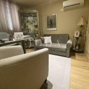 Rabac, kuća sa četiri stambene jedinice, te predivnim pogledom na more