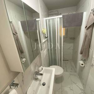 Rabac, kuća sa četiri stambene jedinice, te predivnim pogledom na more