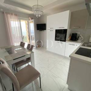 Rabac, kuća sa četiri stambene jedinice, te predivnim pogledom na more