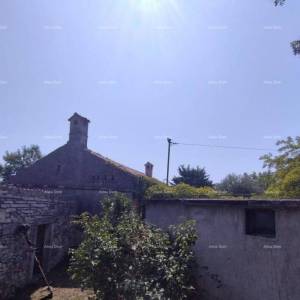 Rakalj, kamena kuća s 1.920 m² građevinskog zemljišta