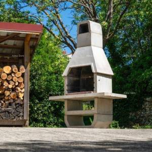 Raša, kuća s bazenom i pogledom na more