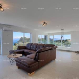 Blizina Labina!Moderna vila s grijanim bazenom i pogledom na more