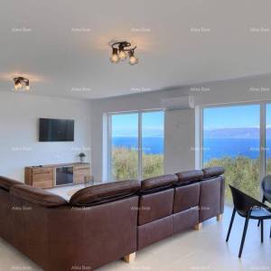 Blizina Labina!Moderna vila s grijanim bazenom i pogledom na more