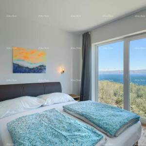 Blizina Labina!Moderna vila s grijanim bazenom i pogledom na more