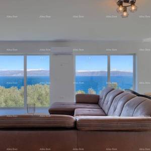 Blizina Labina!Moderna vila s grijanim bazenom i pogledom na more