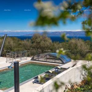 Blizina Labina!Moderna vila s grijanim bazenom i pogledom na more