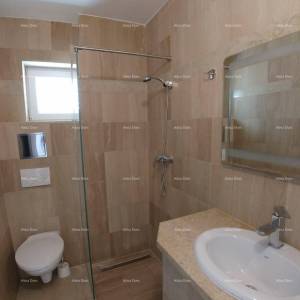 Raša, Šarmantna apartmanska kuća s bazenom i panoramskim pogledom na more