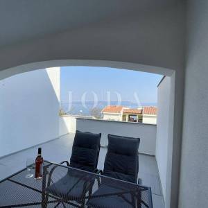 Ravni, dvosobni stan sa pogledom na more