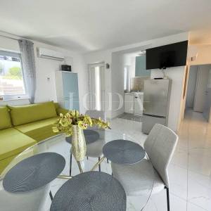 Ravni, dvosobni stan sa pogledom na more