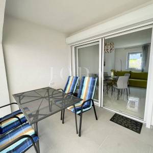 Ravni, dvosobni stan sa pogledom na more