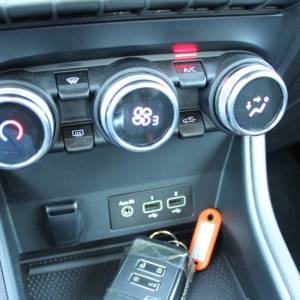 Renault Captur 1.6 E-Tech 160 AUTOMATIK *LED, KAMERA*