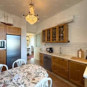 Renovirani stan u Centru Pule!