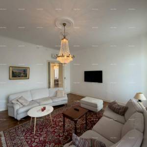 Renovirani stan u Centru Pule!