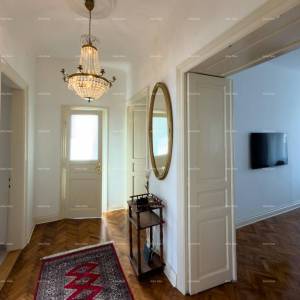 Renovirani stan u Centru Pule!