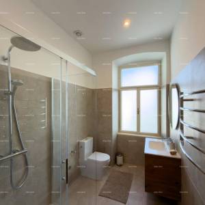 Renovirani stan u Centru Pule!