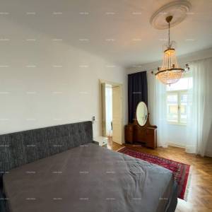 Renovirani stan u Centru Pule!