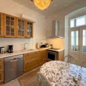 Renovirani stan u Centru Pule!