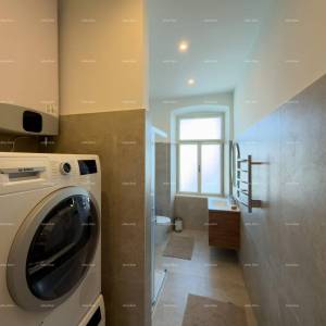 Renovirani stan u Centru Pule!