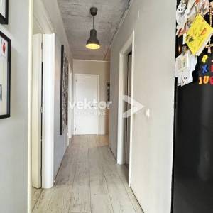 Rešetari-moderan stan s terasom, okućnicom i pogledom na more 