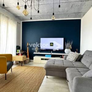 Rešetari-moderan stan s terasom, okućnicom i pogledom na more 