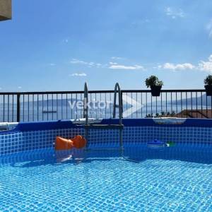 Rešetari-moderan stan s terasom, okućnicom i pogledom na more 