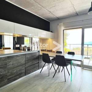 Rešetari-moderan stan s terasom, okućnicom i pogledom na more 