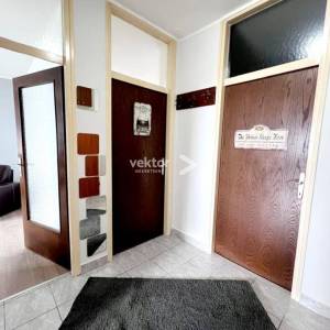 Rešetari, namješten trosoban stan