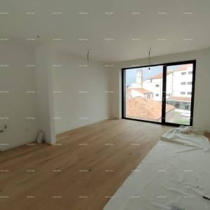 Rezervirano!  Prelijepi stan u Umagu.Pogled na more / S2