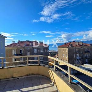 RIJEKA, BELVEDER - Prostrani gospodski stan u povijesnoj vili s pogledom, 266m2