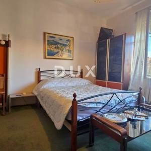 RIJEKA, BELVEDER - Prostrani gospodski stan u povijesnoj vili s pogledom, 266m2