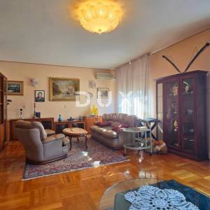 RIJEKA, BELVEDER - Prostrani gospodski stan u povijesnoj vili s pogledom, 266m2