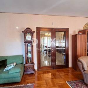 RIJEKA, BELVEDER - Prostrani gospodski stan u povijesnoj vili s pogledom, 266m2
