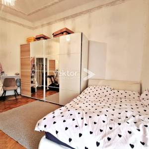 Rijeka, Centar – prostran stan s 2 spavaće sobe, blizina Korza