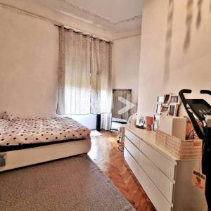 Rijeka, Centar – prostran stan s 2 spavaće sobe, blizina Korza