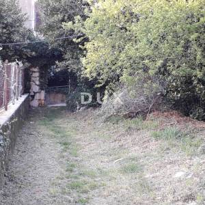 RIJEKA, TRSAT - Građevinsko zemljište 1000m2 s pogledom na more za stambenu zgradu-stanove/obiteljsku kuću