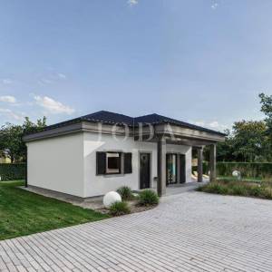 Roh-bau kuća sa bazenom,BARBAN okolica