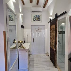 ROVINJ,dva prekrasna apartmana u centru grada