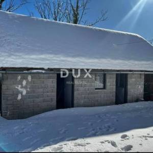 SABORSKO - Useljiva kuća s prostranom okućnicom 1.369 m² u blizini Plitvičkih jezera!