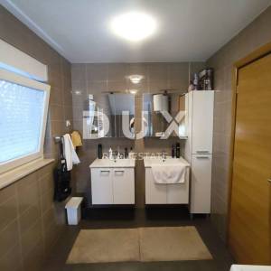 SAMOBOR, VRHOVČAK - Obiteljska kuća,  život sa pogledom, TOP PRILIKA!