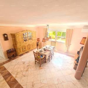 Samostojeća obiteljska kuća u blizini mora! Pješčana uvala.