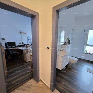 Samostojeća prizemnica s bazenom! Sa velikom okućnicom od 2000 M2.