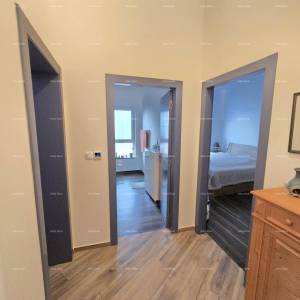 Samostojeća prizemnica s bazenom! Sa velikom okućnicom od 2000 M2.