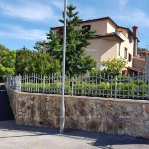 Samostojeća u blizini plaže!  Banjole.