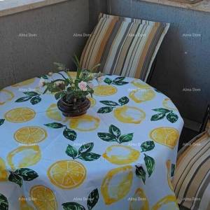 Šarmantan stan u Barbarigi, odmah useljiv, 900 m od mora