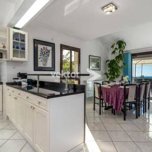 Saršoni, samostojeća kuća s bazenom, okućnicom i garažom