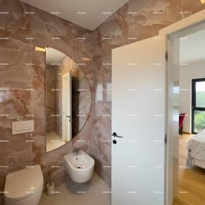 Savršena obiteljska kuća s bazenom u Banjolama, blizu plaže i prirode