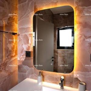 Savršena obiteljska kuća s bazenom u Banjolama, blizu plaže i prirode