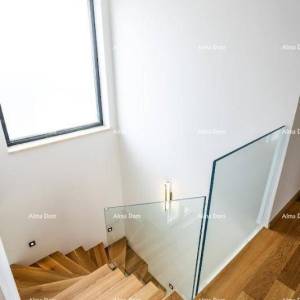 Savršena obiteljska kuća s bazenom u Banjolama, blizu plaže i prirode