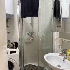 SENJ – 1. kat, pogled na more, novija gradnja, parkirno mjesto